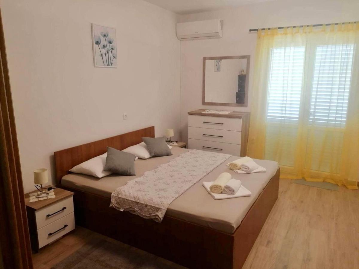 Apartments And Rooms Krstina Supetarska Draga Zewnętrze zdjęcie