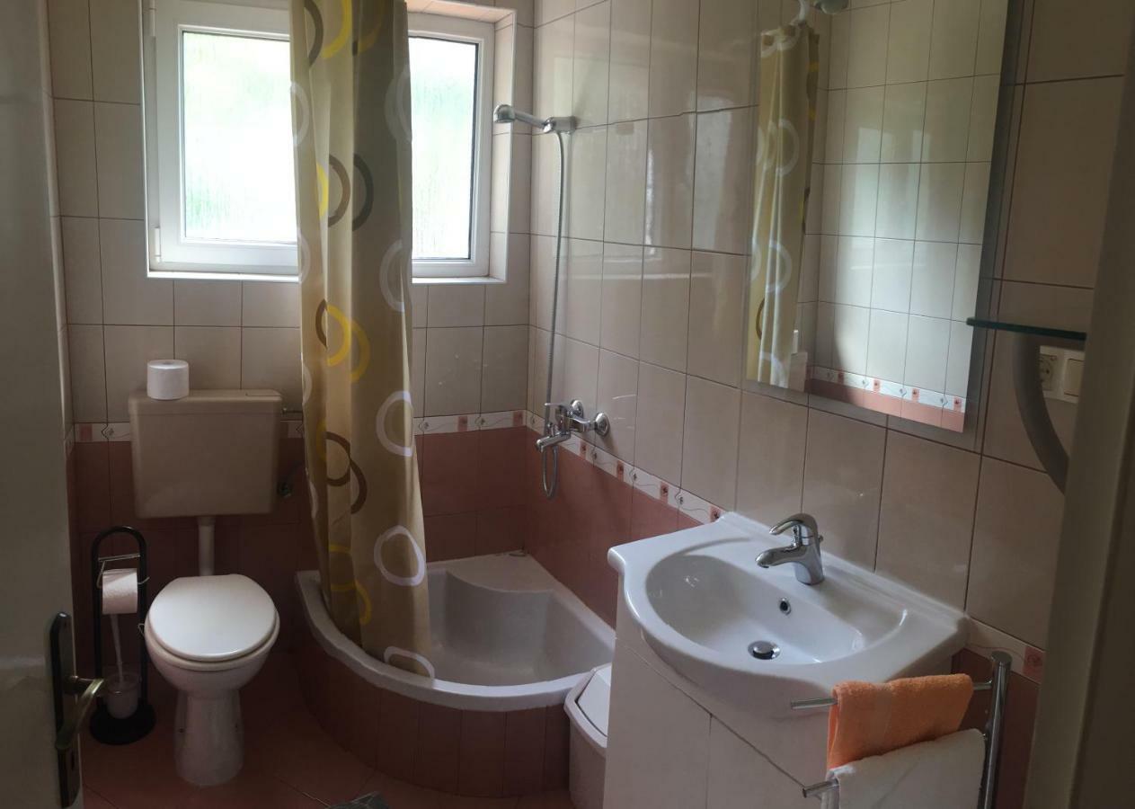 Apartments And Rooms Krstina Supetarska Draga Zewnętrze zdjęcie